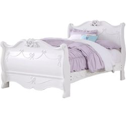 $950 NOW $850 OBO Disney Rooms To Go Twin Bedroom Set (2 Bed Frames)e