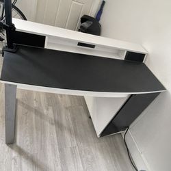 $25 Office Desk W/ Glass Top