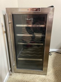 Newair 18 bottle wine refridgerator