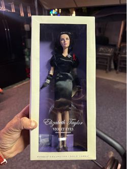 Elizabeth Taylor “Violet Eyes” Barbie Collector Gold Label – NRFB