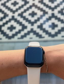 Apple Watch Series 7 Cellular + GPS