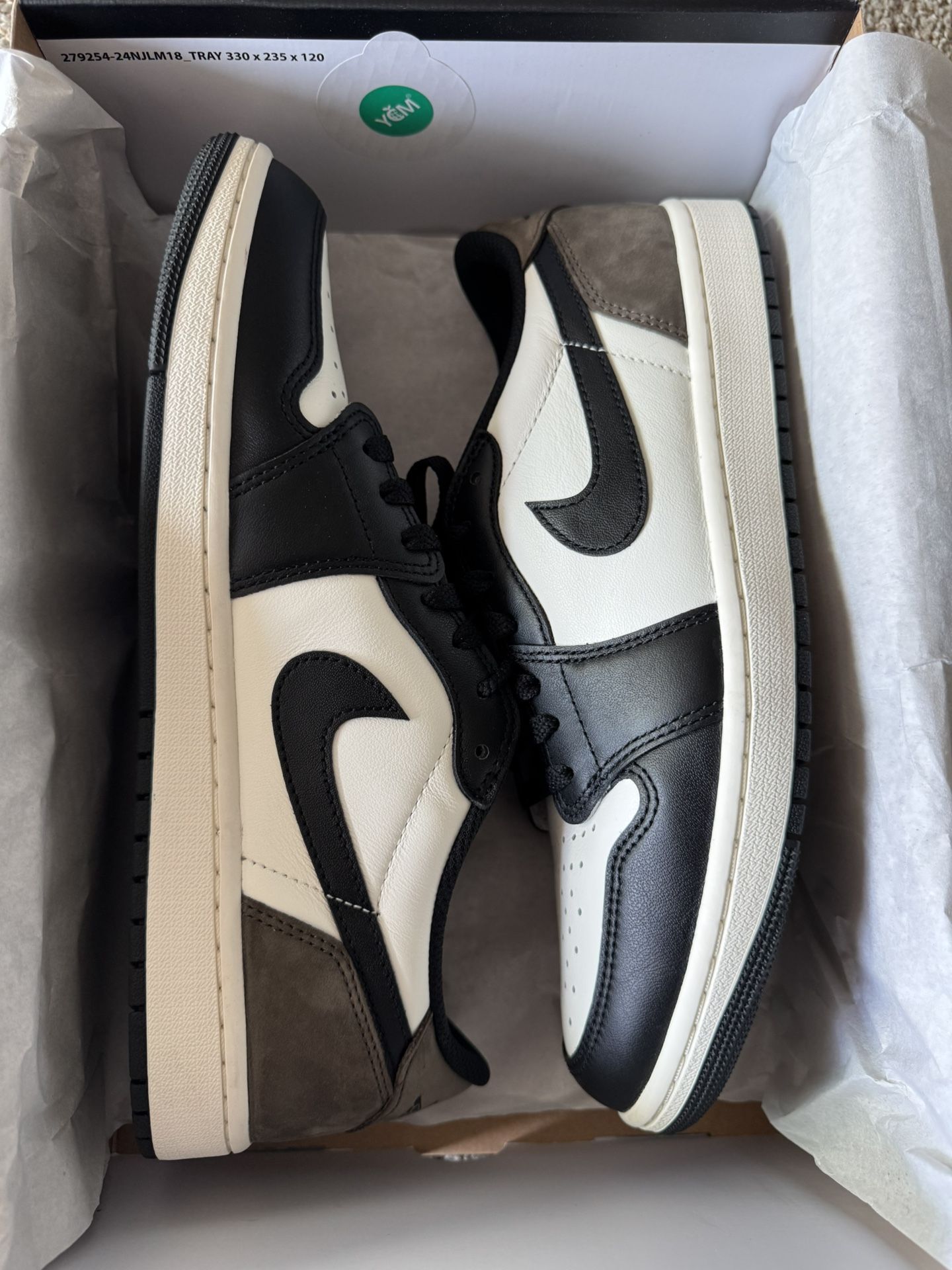 Jordan 1 Low Mocha