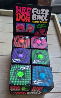 Needoh Flower Power Fuzz Ball