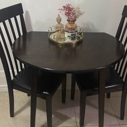 Dinning Table With Two Chairs