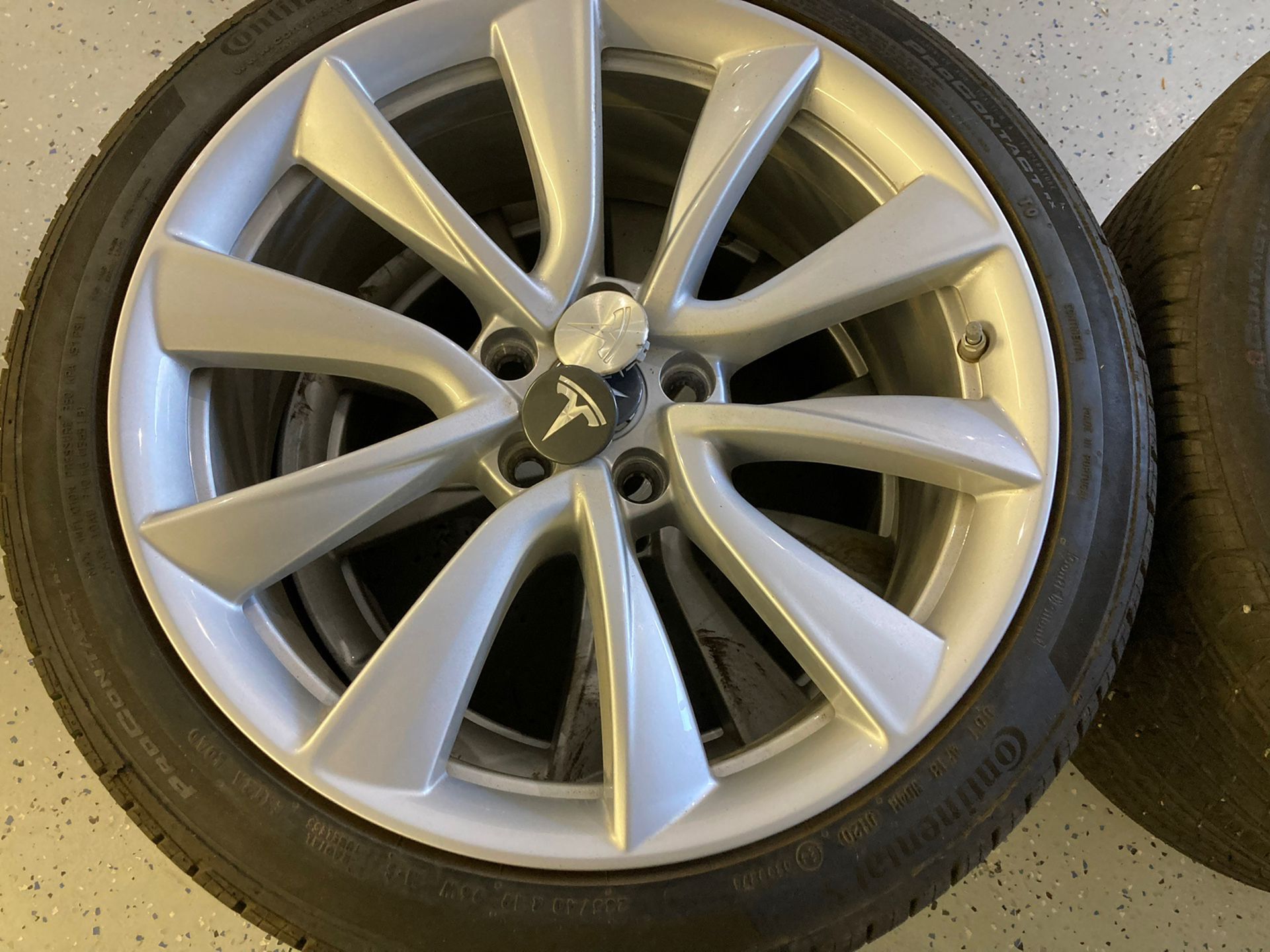Calling All Tesla Drivers! Tesla 19” Gemini Sport Wheels & Tires
