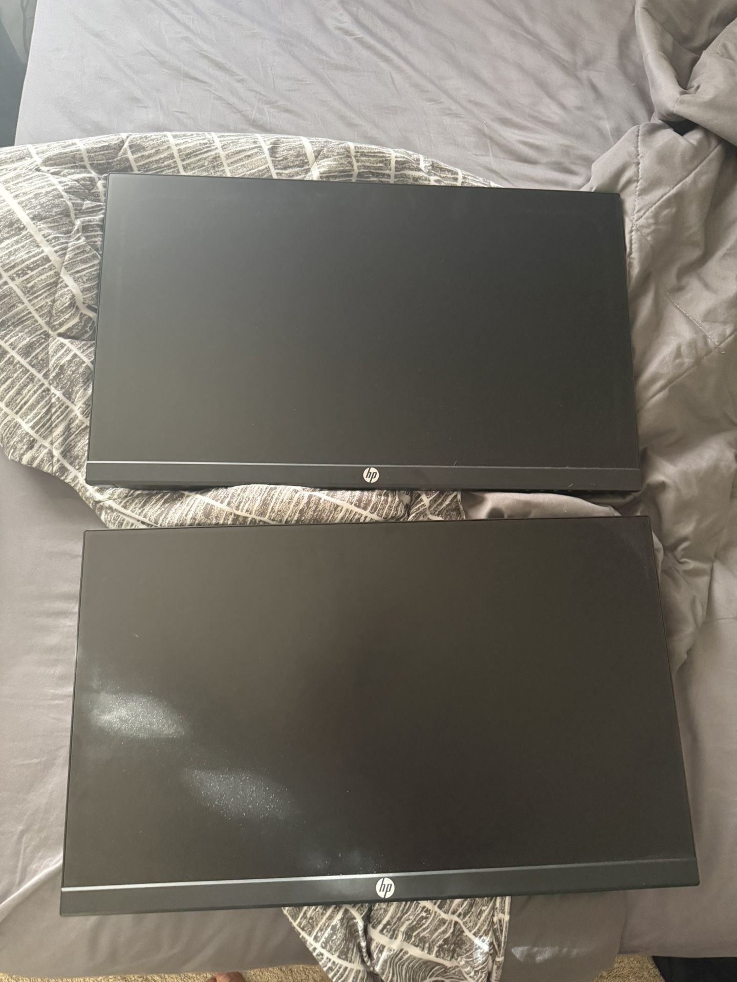 HP G4 24 Inch Monitors
