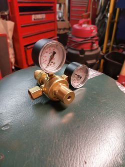 Compressed Gas Flow Regulator