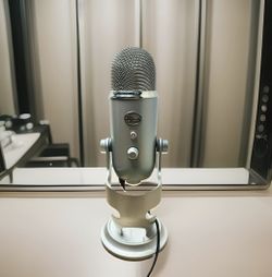 Blue Yeti USB Microphone PC Mac Gaming Recording Streaming Podcasting Studio