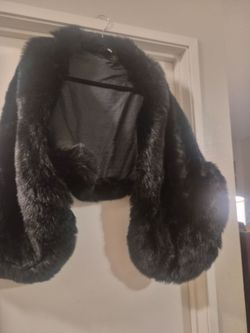 Black faux fur wrap