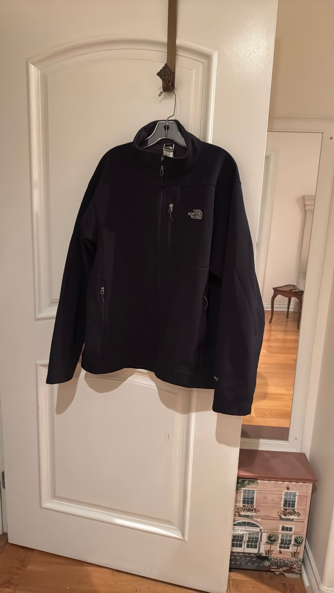 Men’s Xl“ The North Face” Black Jacket
