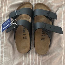 BRAND NEW Birkenstocks Size 37