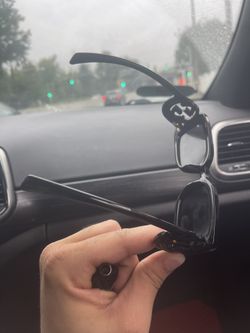 Gucci Sunglasses GG1325S