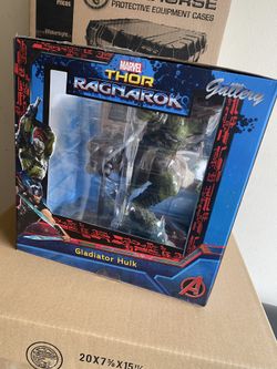 Thor Ragnarok Gladiator Hulk Statue
