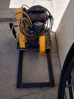 $100.craftman cortadora de cerámica viegita pero con su motor bueno para trabajar y si usted quiere Aserle un cambio de cualquier artículo ya es su de