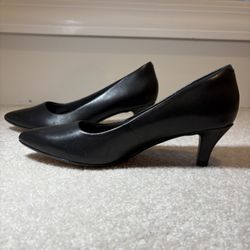 Collection by Clark’s Black Pump