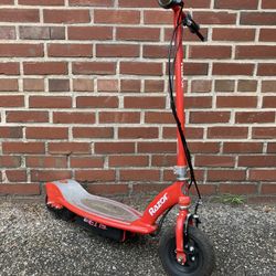 Razor E175 Kids Electric Scooter