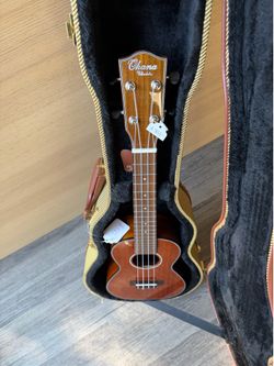 BRAND NEW Ohana Ukulele and GEARLUX case