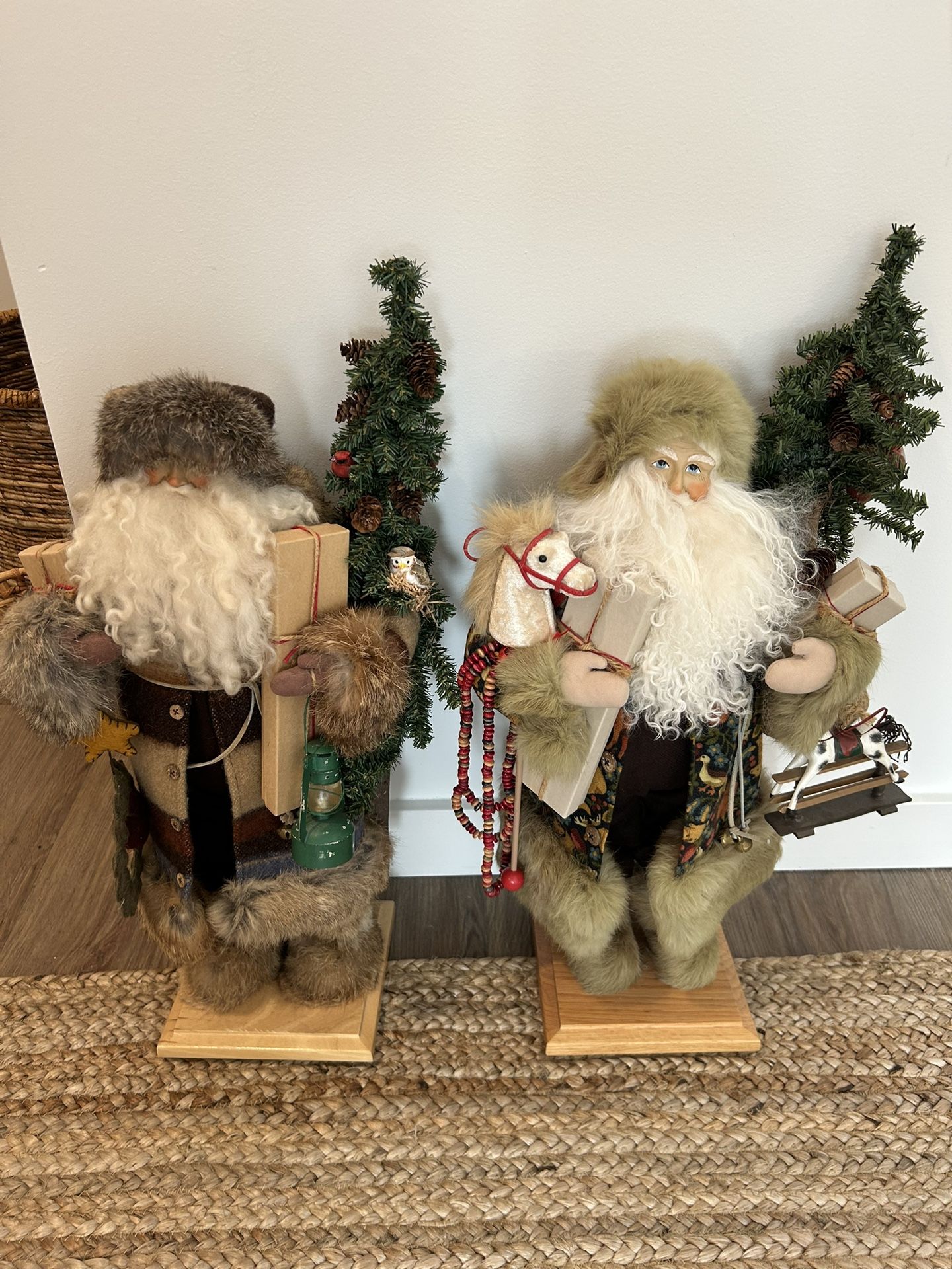 Lynn Haney Santa Claus x2