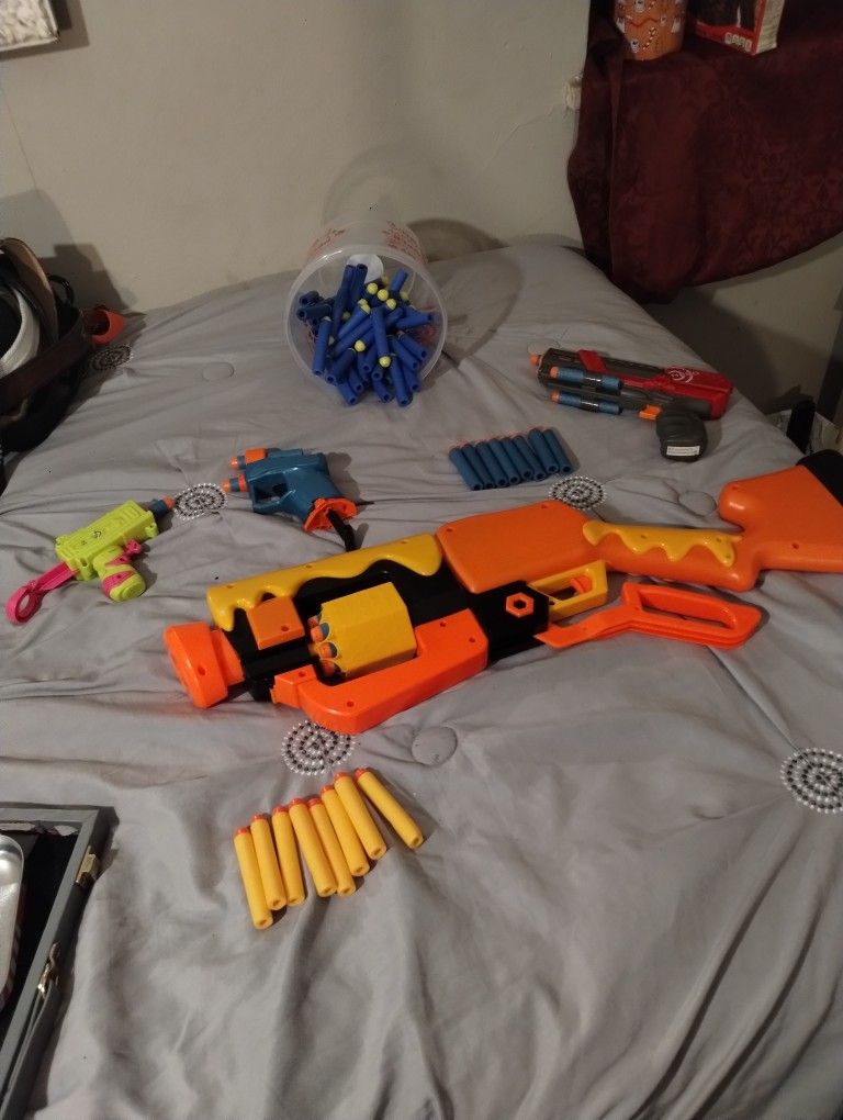 7 Nerf Toy Dart Guns With Bullets