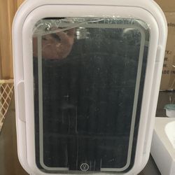 Cooseon mini fridge white (new)