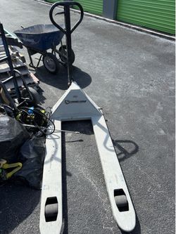 Pallet jack