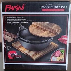 Parini 2L Cast Iron Hot Pot w/ Wooden Lid & Trivet, Handle Gas/Electric