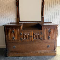 Vanity/ Dresser