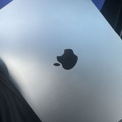 MacBook Air 13” M2 2022