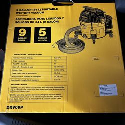 DeWalt 9 Gallon Wet/Dry Vacuum
