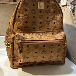 MCM BACKPACK ( REAL )