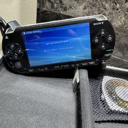 Sony PlayStation Portable PSP-1001  Black With Games 
