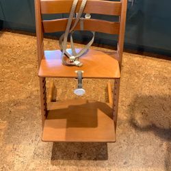 Stokke Tripp Trapp — Highchair— Chair That Grows with the Child™ – A Chair for Life