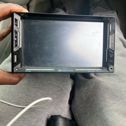 Soundstream Touchscreen Radio