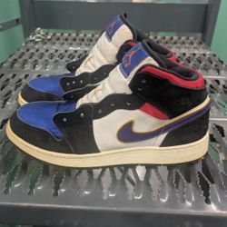 Air Jordan 1 Mid SE Size 7Y