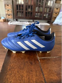 Kids 3 1/2 adidas soccer shoes cleats