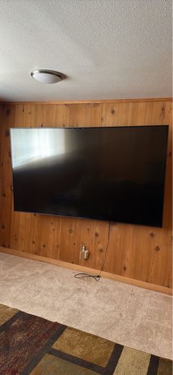 Large Flat Screen TV Wall Mounted