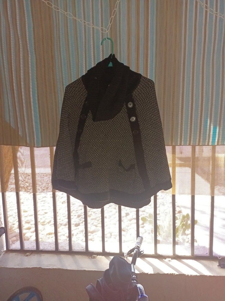 Candy's Warm Throw Over 