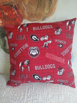 Bulldogs Throw Pillow
