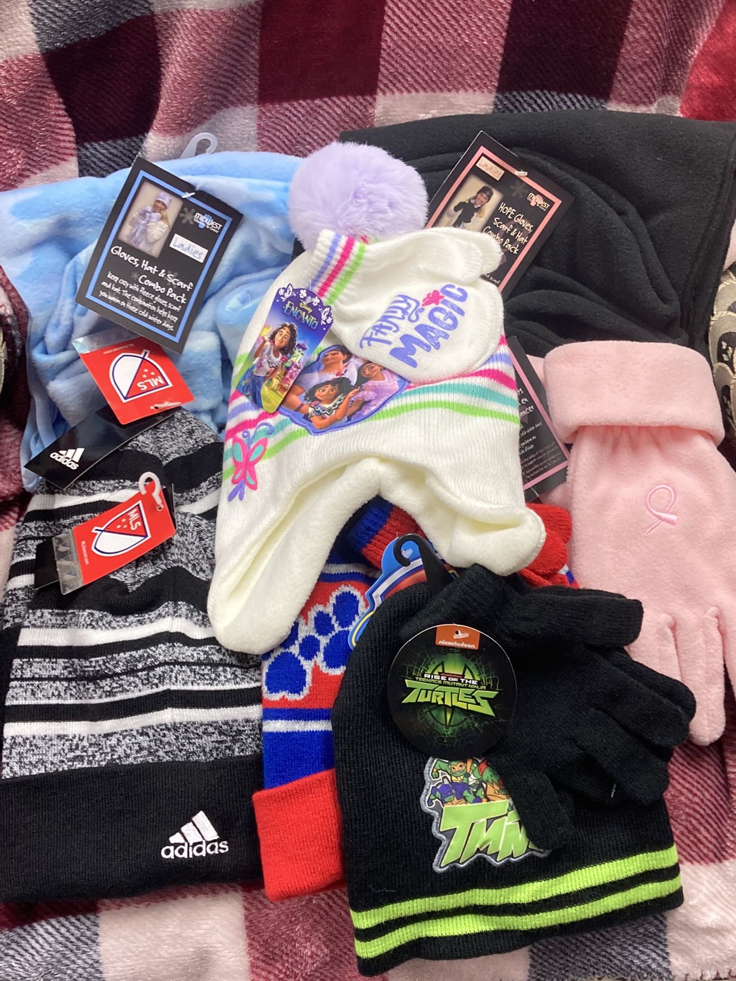Hats, Gloves, Sets For Kids & Adults