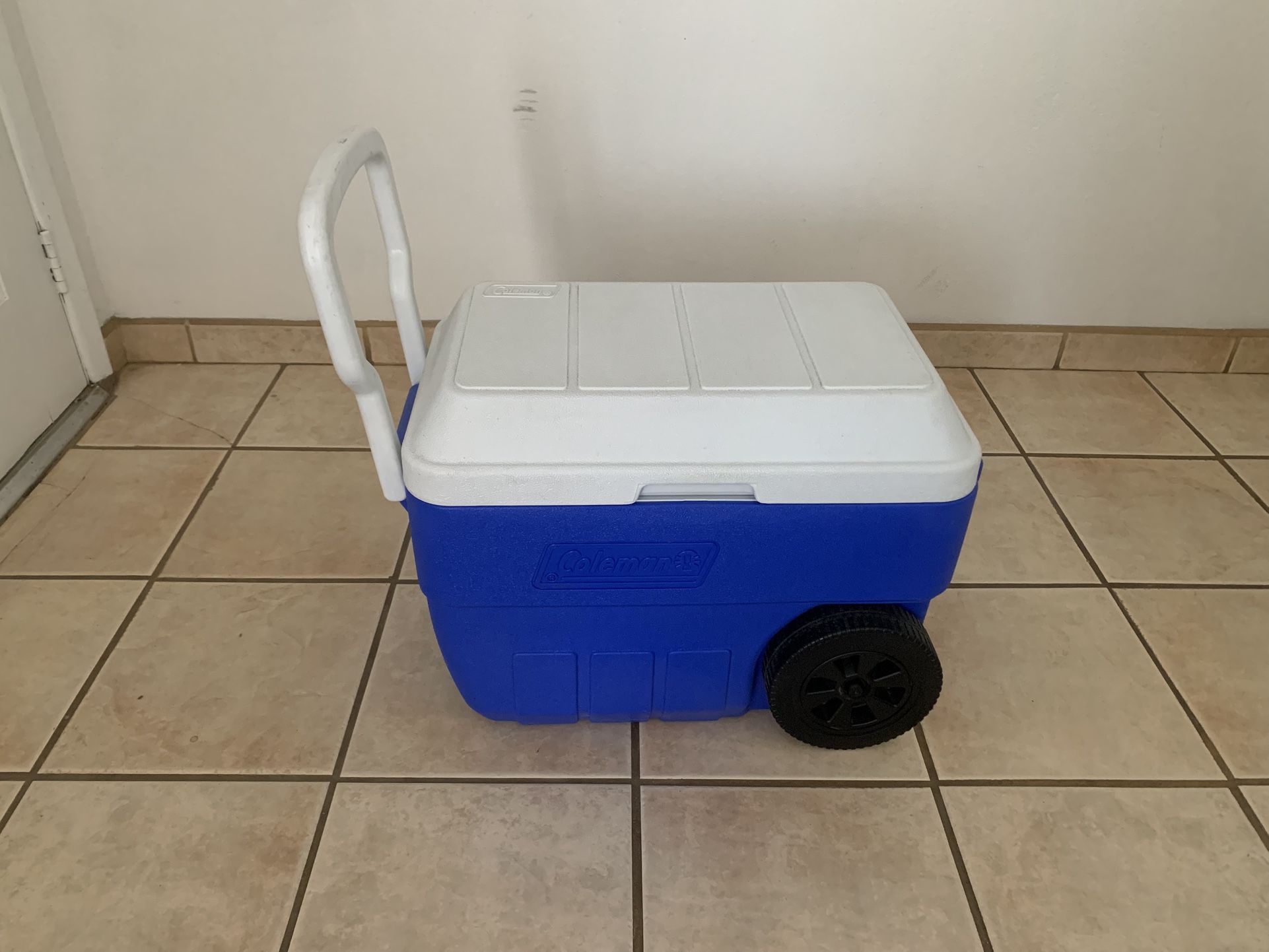 Coleman Cooler With Wheels