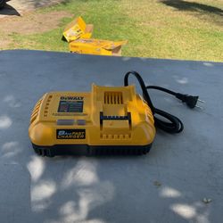 Dewalt 20 V Charger