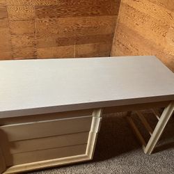 Free Desk!