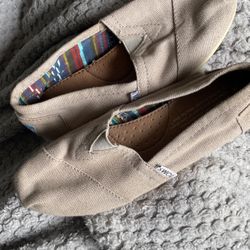 Toms