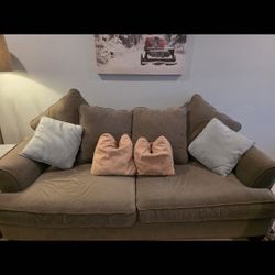 Love Seat/couch