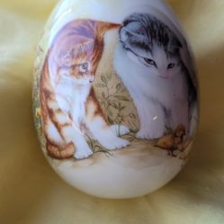 Easter Prcelaine Egg With 2 Cats And Baby Ducks