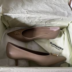 Burberry Kitten Heels 35