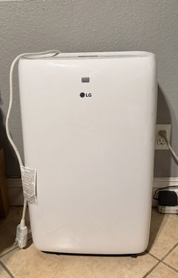 LG - 250sqft Portable Air Conditioner - White