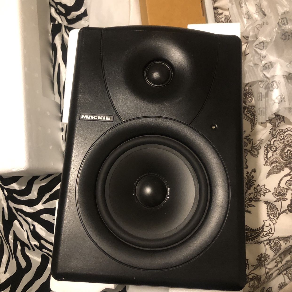 Mackie MR5 Active studio Monitor