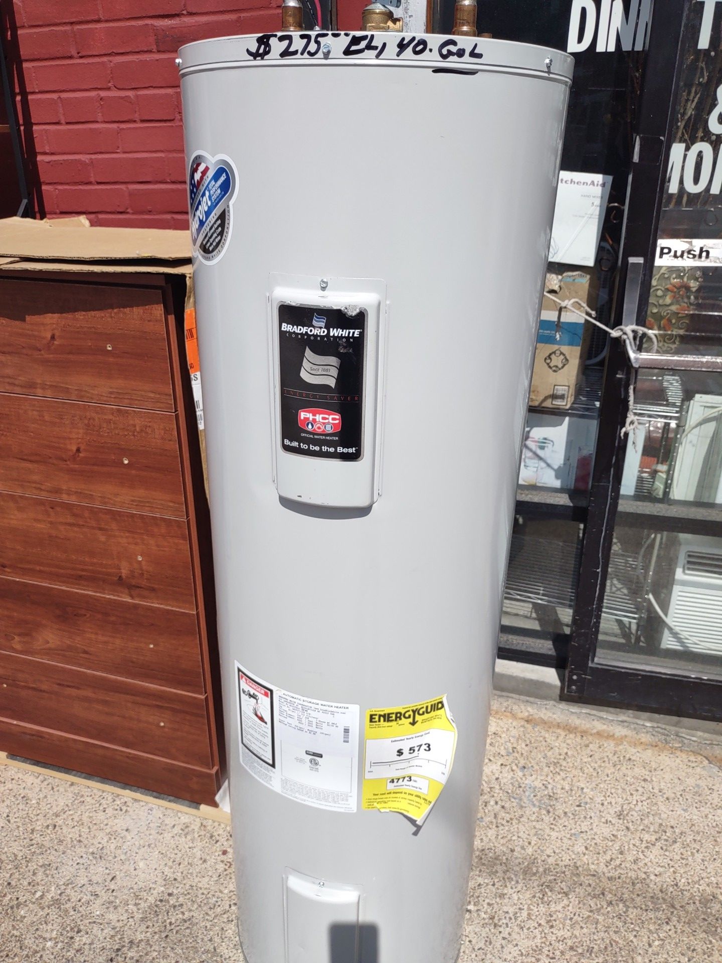 Electric water heater 40 gallon working perfect condition