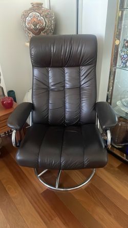 Beautiful MCM leather and chrome Ekornes chair n